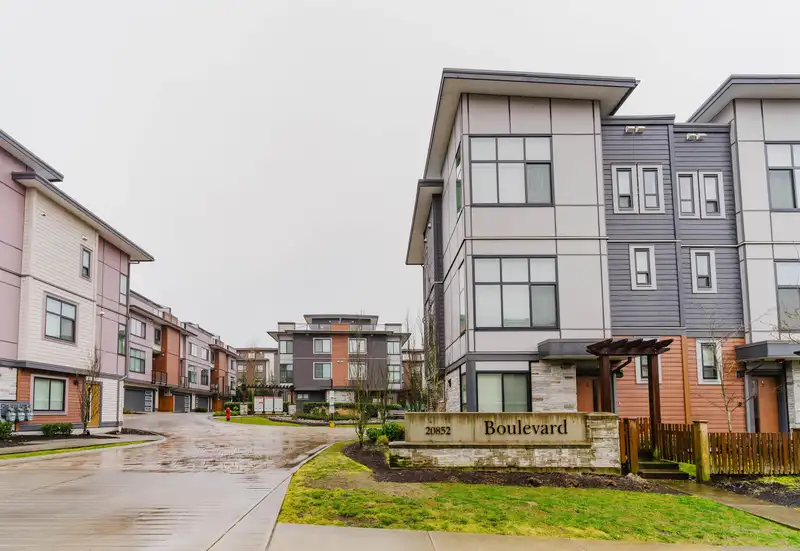 13 20852 78B AVENUE - photo 1 of 26