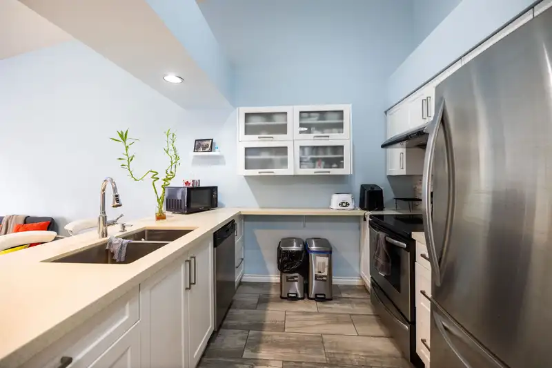 305 12769 72 AVENUE - photo 2 of 24