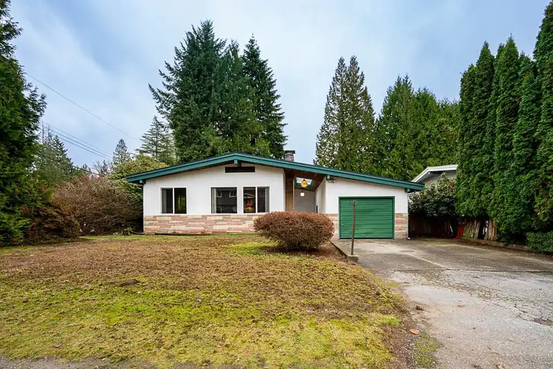 3826 WELLINGTON STREET - photo 1 of 37