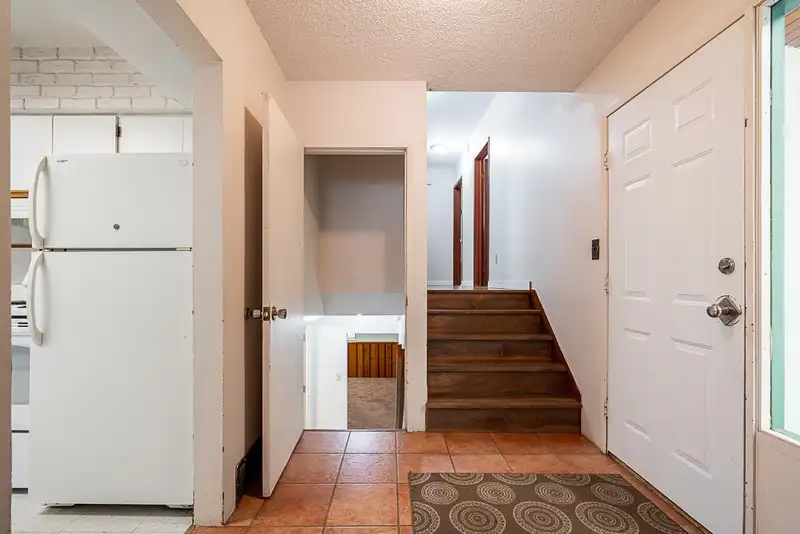 3826 WELLINGTON STREET - photo 4 of 37
