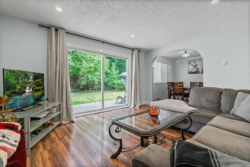 8 8555 KING GEORGE BOULEVARD - photo 1 of 32