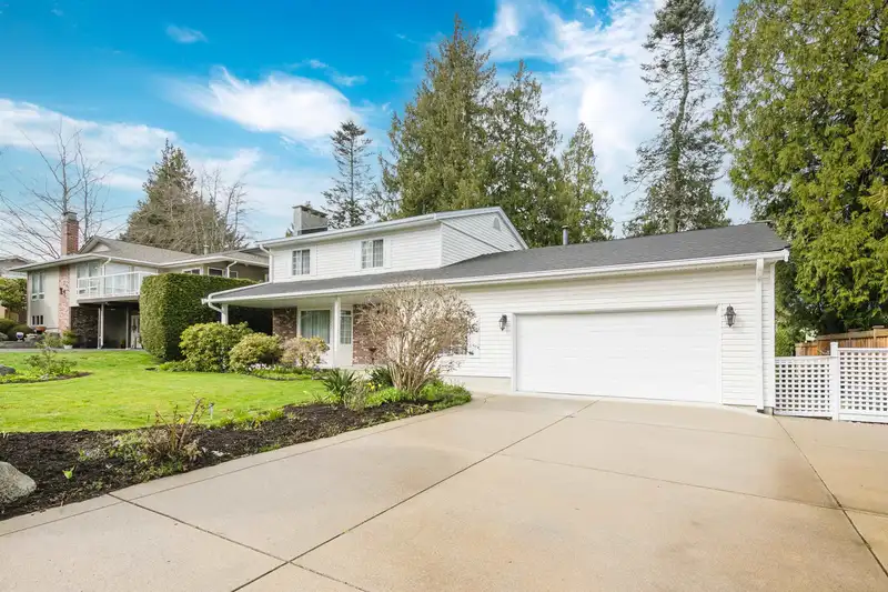 5481 4A AVENUE - photo 1 of 22
