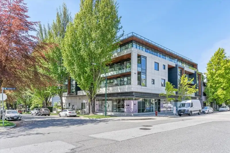 304 717 W 17TH AVENUE - photo 1 of 21