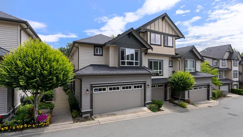 3 19938 70TH AVENUE - photo 1 of 25