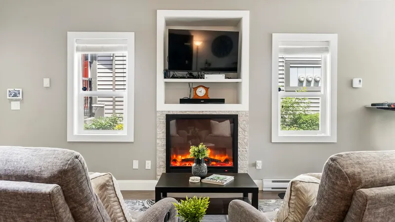 3 19938 70TH AVENUE - photo 3 of 25