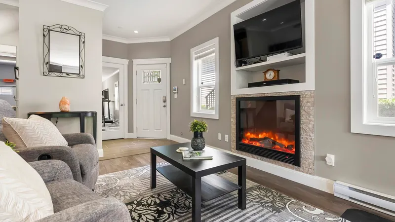 3 19938 70TH AVENUE - photo 4 of 25