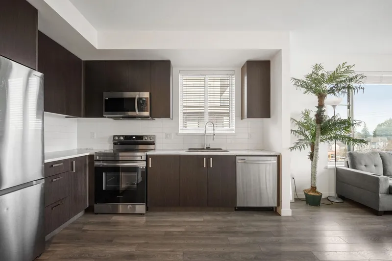 501 15858 FRASER HIGHWAY - photo 1 of 22