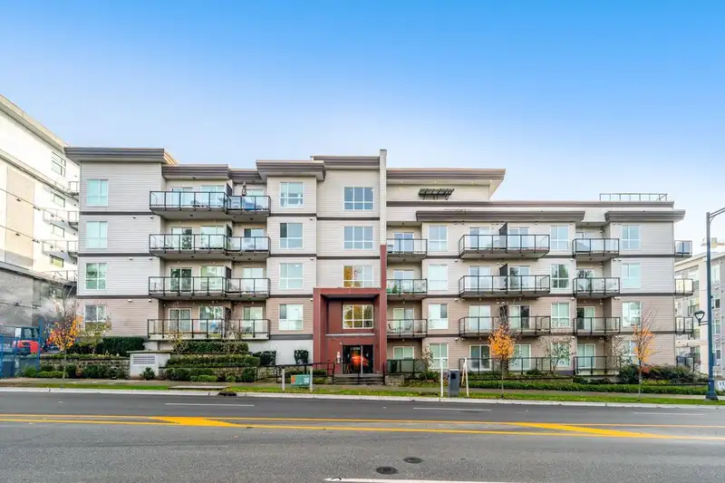 433 13768 108 AVENUE - photo 1 of 23