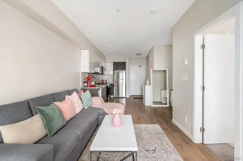 433 13768 108 AVENUE - photo 3 of 23