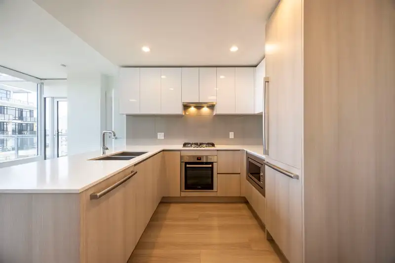 2002 618 CARNARVON STREET - photo 2 of 20
