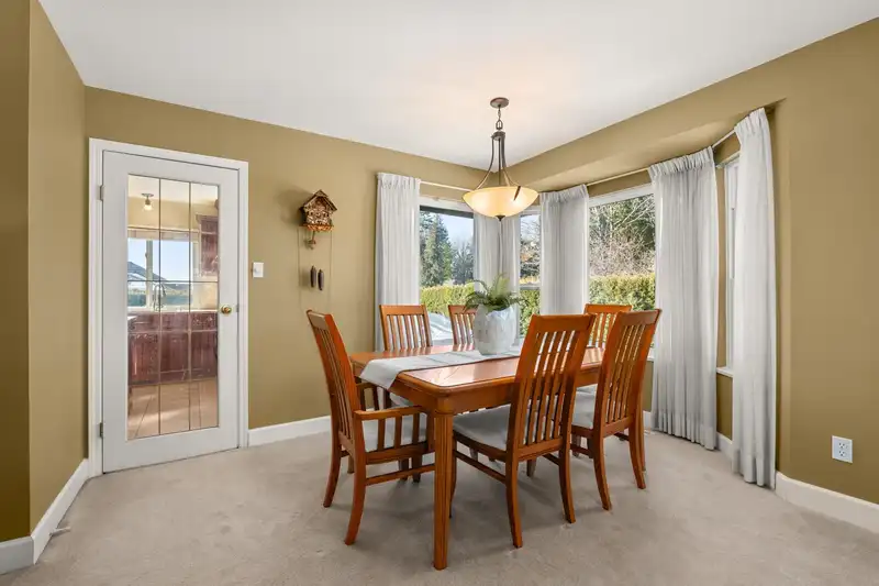 10635 HARROGATE DRIVE - photo 3 of 40