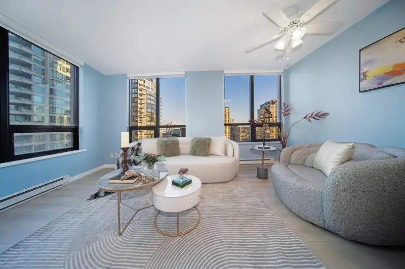 1802 909 MAINLAND STREET - photo 1 of 15