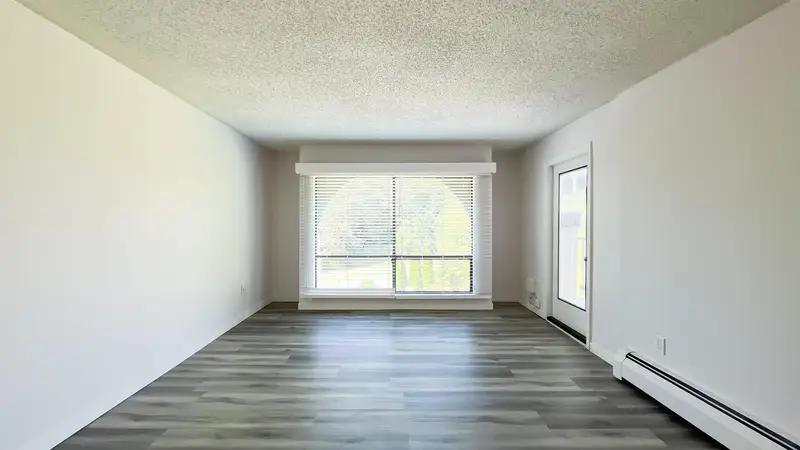 1945 WOODWAY PLACE - photo 4 of 23