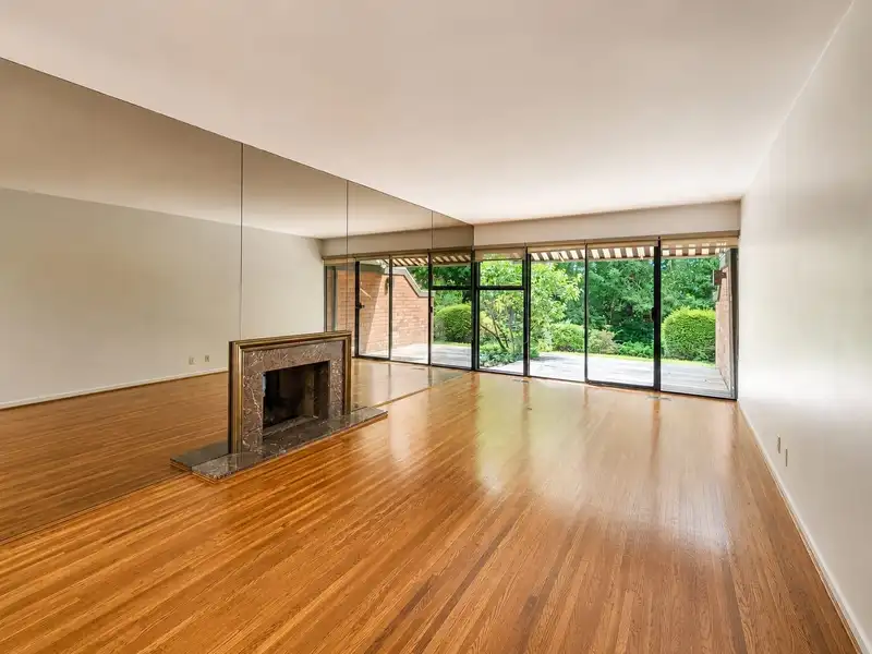 406 GREENSBORO PLACE - photo 3 of 23