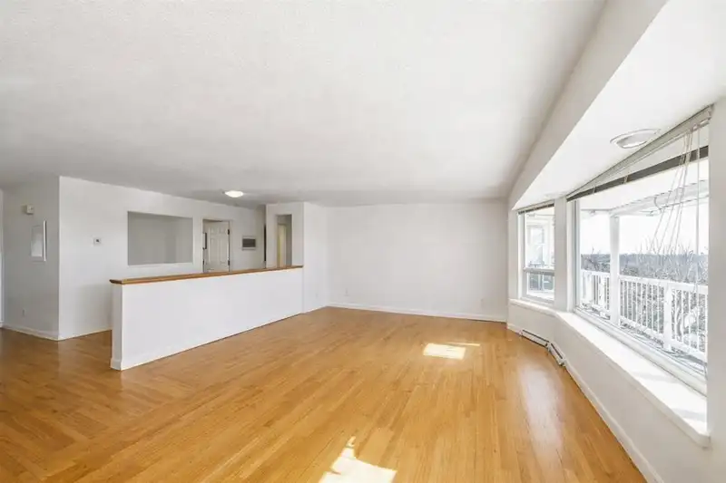 5220 SUNNINGDALE ROAD - photo 4 of 40
