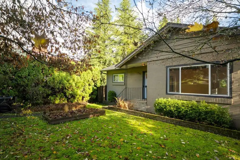 1858 DEEP COVE ROAD - photo 2 of 29