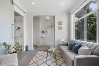 918 163 STREET - thumbnail 3