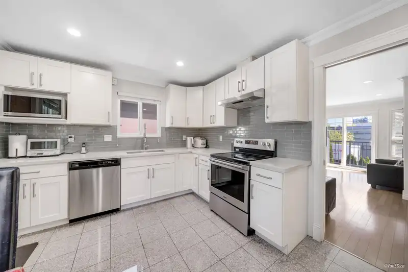 7531 OAK STREET - photo 2 of 40