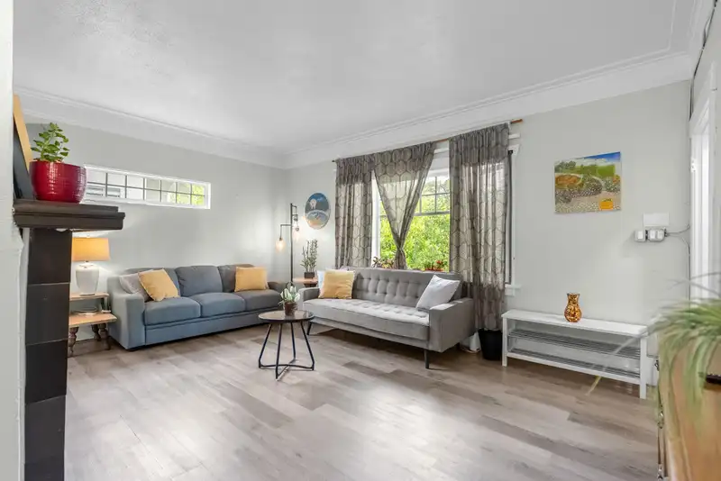3425 W 8TH AVENUE - photo 2 of 31