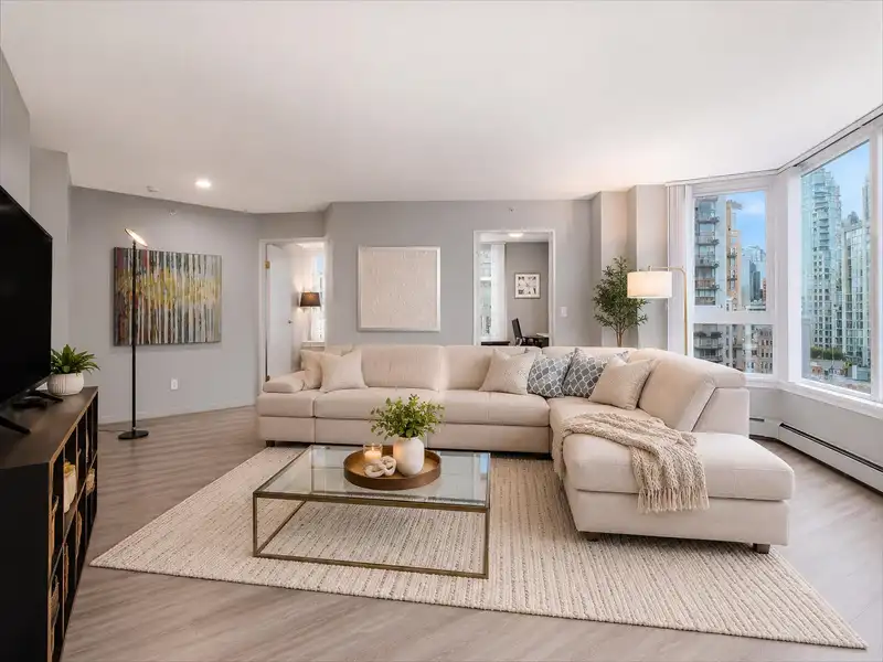 1206 388 DRAKE STREET - photo 2 of 18