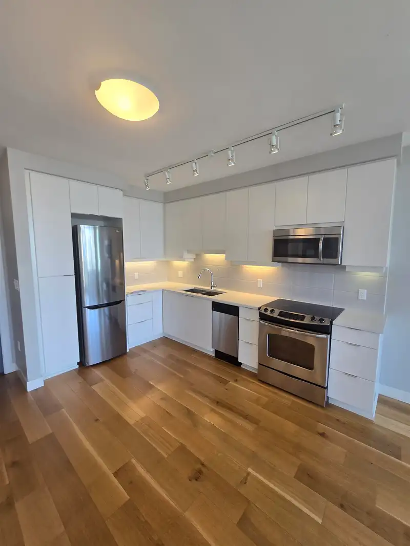 1201 9393 TOWER ROAD - photo 3 of 18