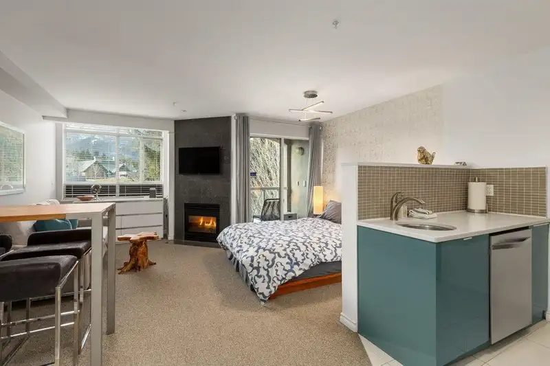 348 4314 MAIN STREET - photo 2 of 13