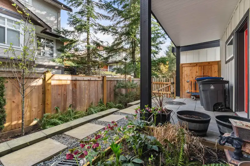 7 8137 164 STREET - photo 4 of 32