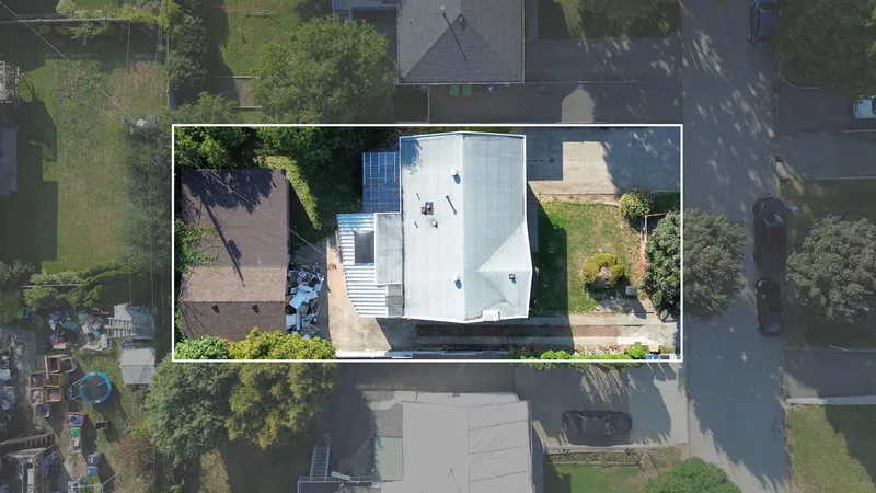 15032 SWALLOW DRIVE - photo 2 of 25