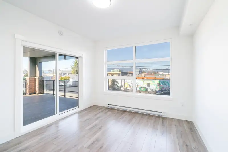 208 22577 ROYAL CRESCENT - photo 4 of 38