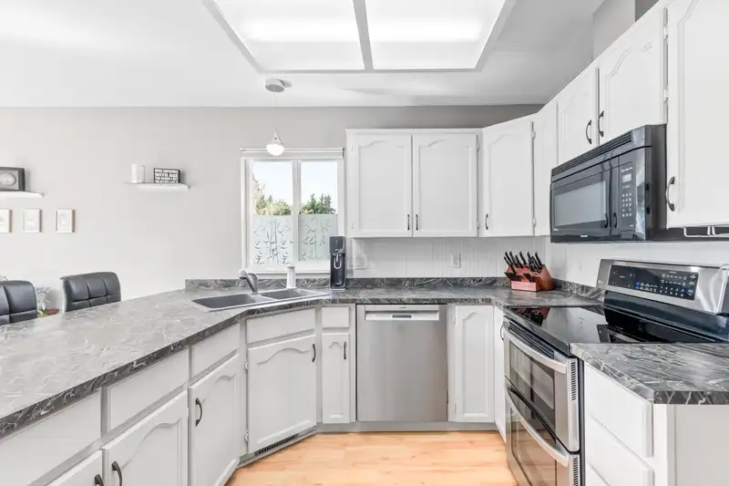 24816 118B AVENUE - photo 4 of 39