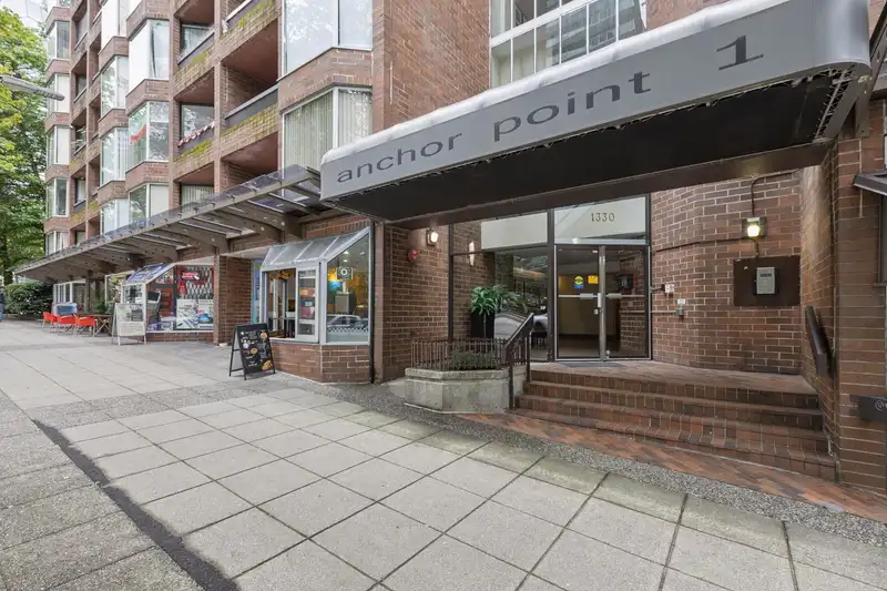 304 1330 BURRARD STREET - photo 4 of 23
