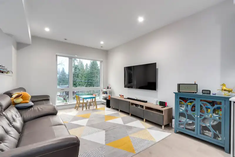 3 50 SEAVIEW DRIVE - photo 3 of 30