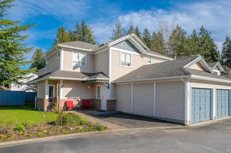 101 14154 103 AVENUE - photo 1 of 40