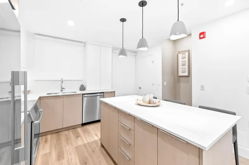 309 2250 E 1ST AVENUE - photo 3 of 13