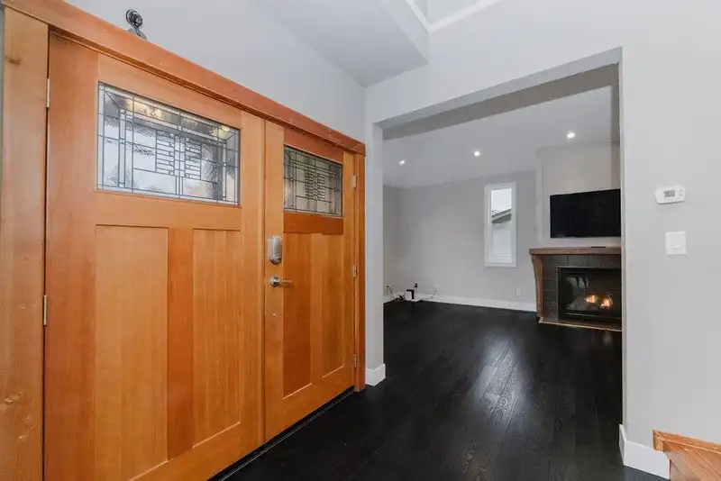 597 OCEAN VIEW DRIVE - photo 4 of 36