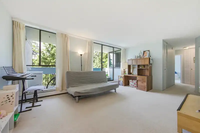 801 6689 WILLINGDON AVENUE - photo 1 of 21