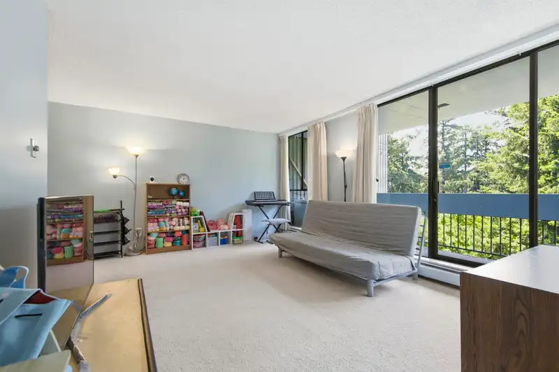 801 6689 WILLINGDON AVENUE - photo 2 of 21