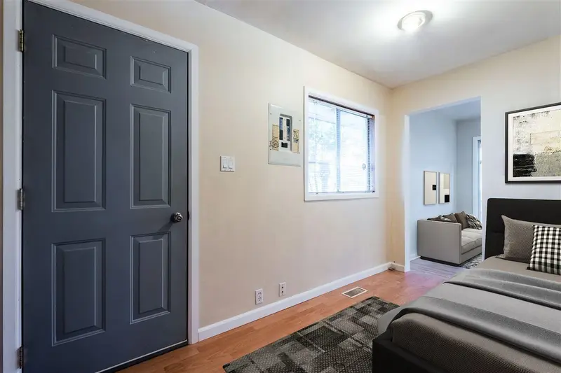 2259 CENTRAL AVENUE - photo 2 of 13