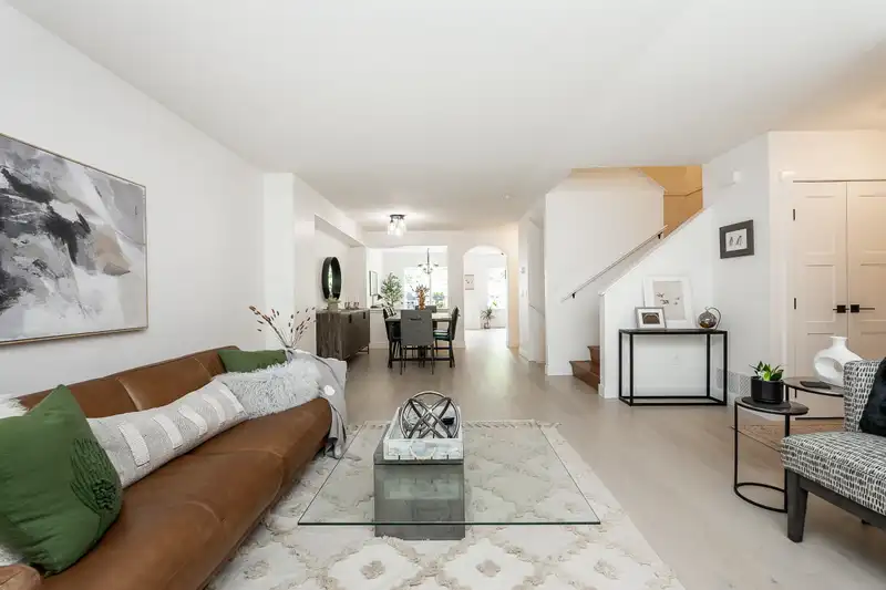 47 2351 PARKWAY BOULEVARD - photo 4 of 40
