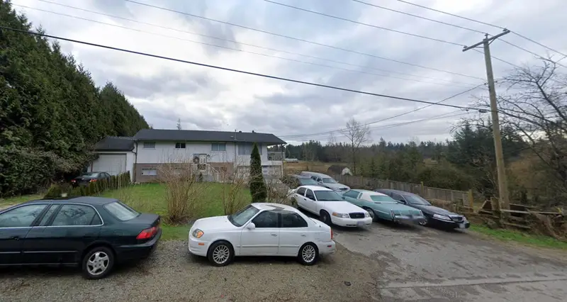 9072 187TH STREET - photo 4 of 20