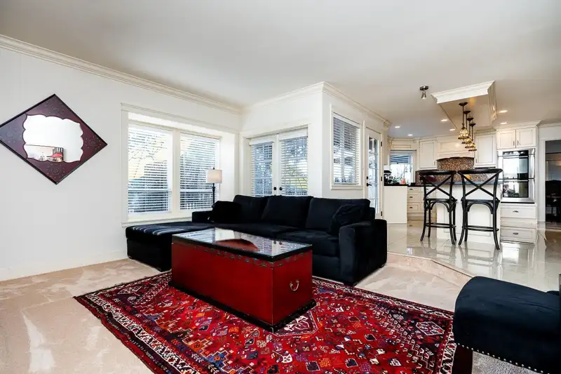 15160 81 AVENUE - photo 4 of 27
