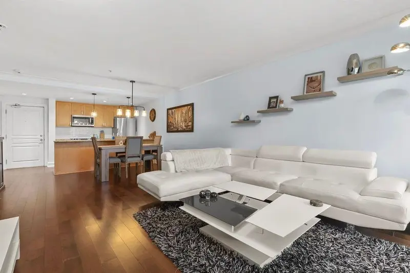 205 5599 14B AVENUE - photo 3 of 17