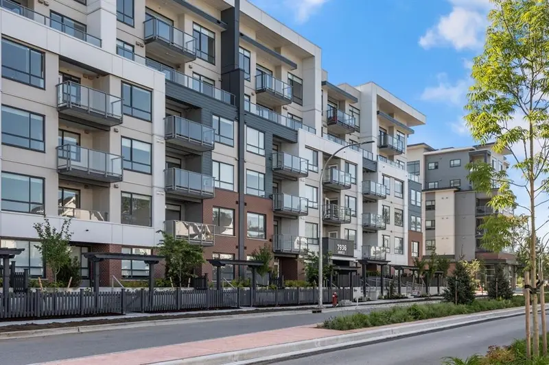 606 7936 206TH STREET - photo 1 of 17