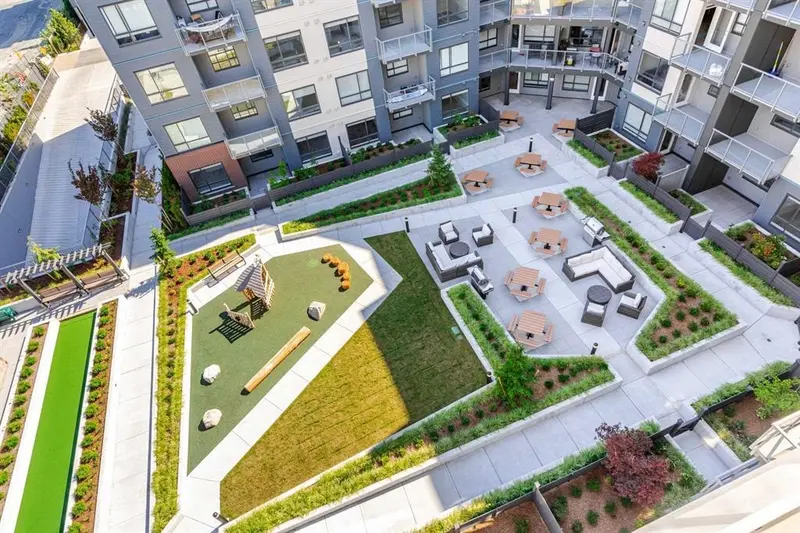 606 7936 206TH STREET - photo 2 of 17