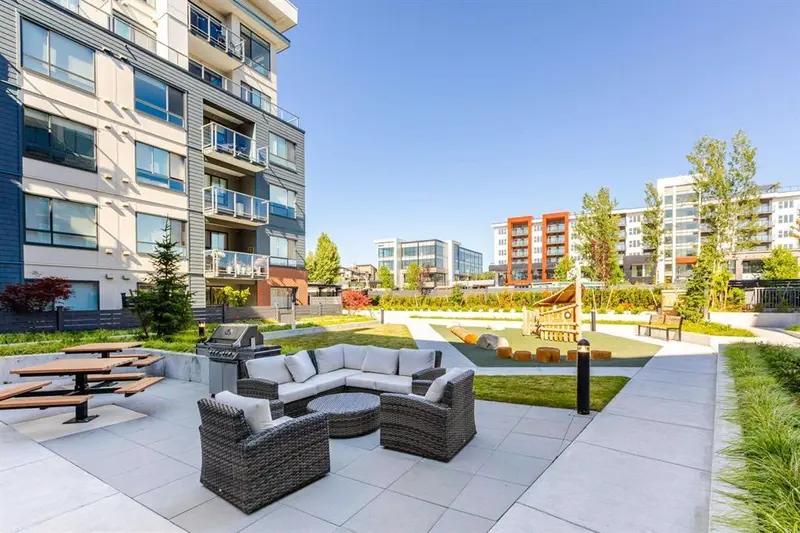 606 7936 206TH STREET - photo 4 of 17