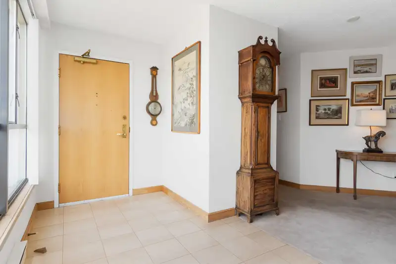 902 1450 PENNYFARTHING DRIVE - photo 3 of 38