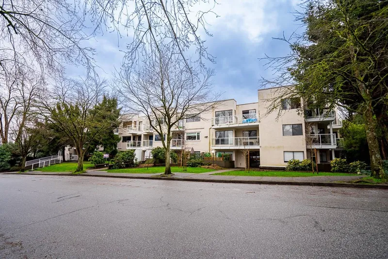 318 830 E 7TH AVENUE - photo 2 of 25