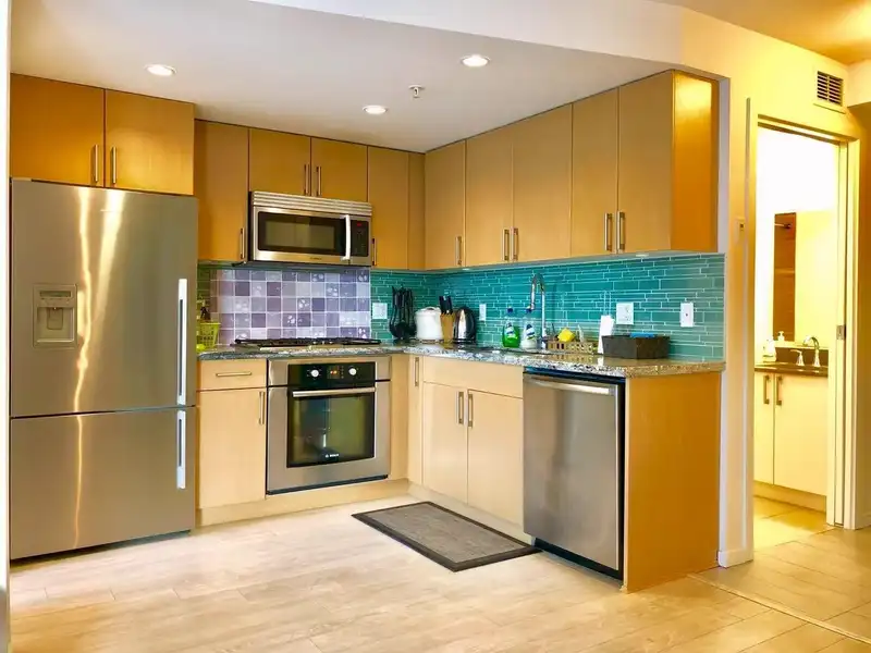 613 1887 CROWE STREET - photo 1 of 9