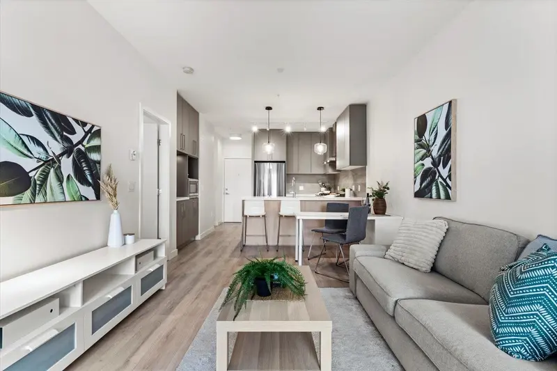 206 603 REGAN AVENUE - photo 2 of 25