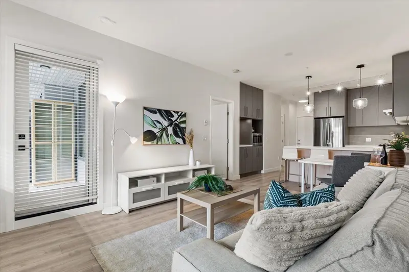 206 603 REGAN AVENUE - photo 3 of 25